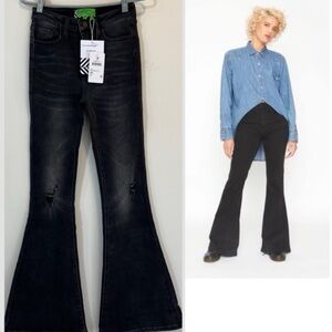 Sandrine Rose Flare Jeans size 26- the virgin label 🏷️